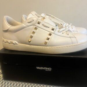 MEN'S DESIGNER SNEAKER SALE, SIZE 13 VALENTINO + FREE CDG SHIRT, SALE